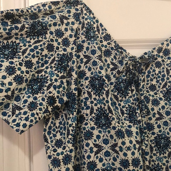 Cold shoulder dress - Picture 3 of 3